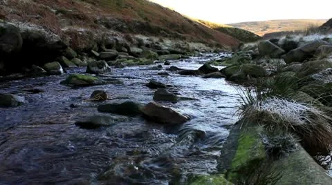 River 5 140112 Video stock 10610641