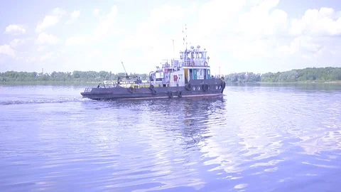 River and boat 3 Stockbeeldmateriaal 101376566