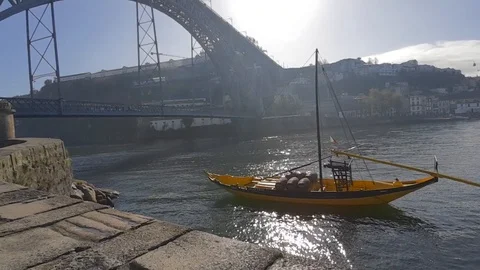 River and boat Vidéo 122165293
