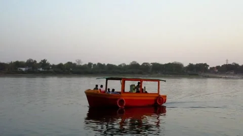 River and boat 動画素材 154328496