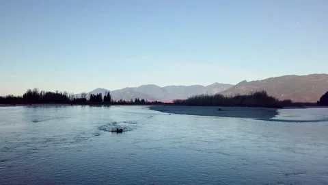River and mountains Vídeos de archivo 200507968