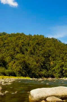 River and mountains Stock-Fotos