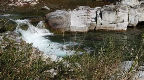 River in autumn Видео 8985208
