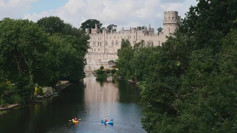 The river Avon with Warwick Castle in the background Stock Footage 129758381