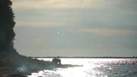 River bank in the rays of the setting sun 스톡 동영상 140382912