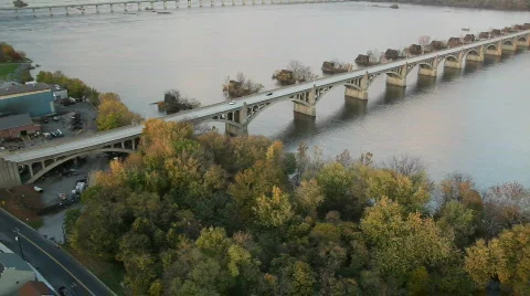 River Bridge 스톡 동영상 612767