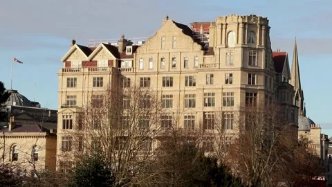 River to building, bath town centre, somerset 库存影片 137450328