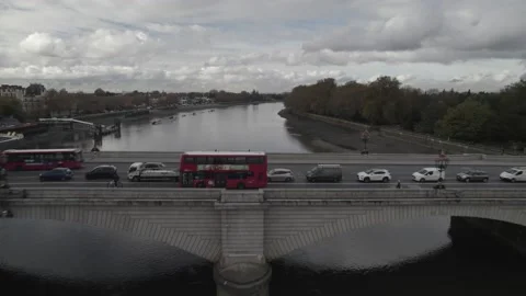 River calmly flowing through town with parks on banks Stock-Footage 167917203