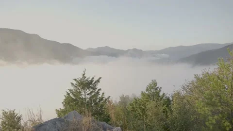River of Clouds over Valley at Takeda Castle, Hyogo Japan at Sunrise Vídeo Stock 144793335