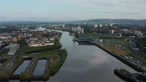 River Clyde Glasgow Aerial view, Scotland UK Vidéo 114106942