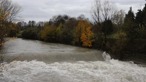 The river Dora has swollen after the rains of November 2019 (Turin, Italy) 스톡 동영상 120407817