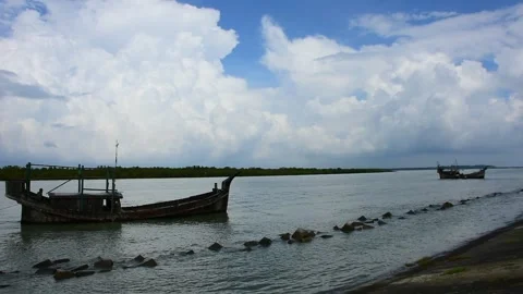 River during high tide showing coastal activity related to multiple. 스톡 동영상 318573019