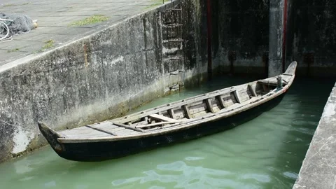 River during high tide showing coastal activity related to multiple. 스톡 동영상 318573034