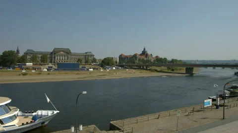 River Elbe and Saxon State Chamber Vídeo Stock 65003380