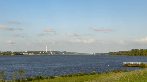 River Elbe at dusk time lapse, pan Stock Footage 108506853