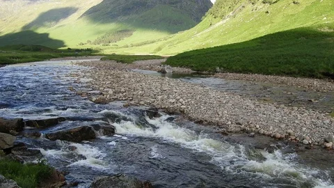 River Etive in glen Etive 4K - Scotland Video stock 113608445