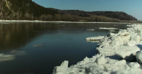 On the river floating ice floe Video stock 61970630