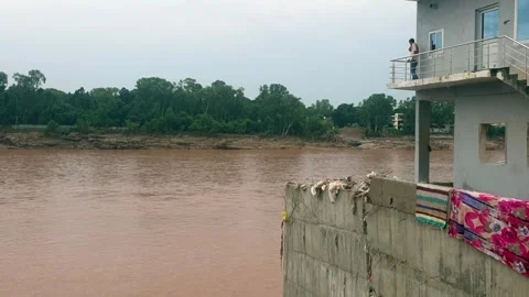 River Flooding in Jammu Due to Heavy Rainfall 库存影片 315968289