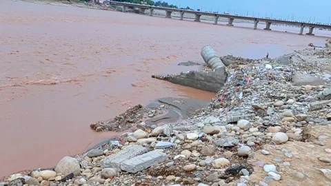 River Flooding in Jammu Due to Heavy Rainfall Video stock 315969684