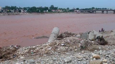 River Flooding in Jammu Due to Heavy Rainfall Stockbeeldmateriaal 315971045