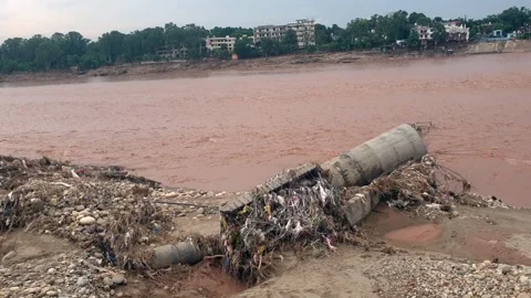 River Flooding in Jammu Due to Heavy Rainfall Stockbeeldmateriaal 315978631