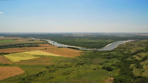 River, floodplain forest and huge fields, Russia, aerial view, from a drone Vídeo Stock 121797937