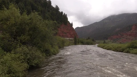 River Flowing in Colorado 库存影片 123423006