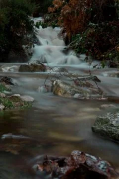River flowing over rocks Foto stock