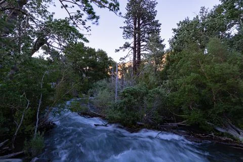 River Flowing Stock-Fotos