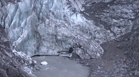 River flowing through rock formation Stock-Footage 65885742