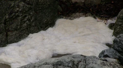 River foam 스톡 동영상 34992311