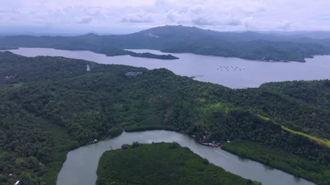 The River Vídeos de archivo 303381453