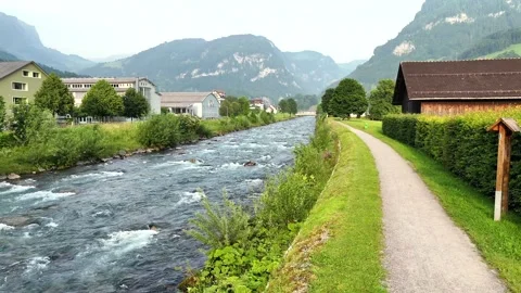 River 库存影片 316697737