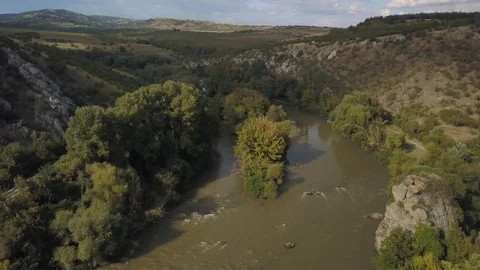 River in a green valley Stock-Footage 129291934