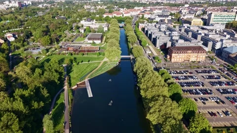 River Ill canal corridor at green Heyritz park environment, Strasbourg 스톡 동영상 337938524