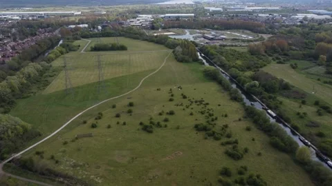 River Lea or River Lee, waltham cross, cheshunt, essex. Stock Footage 181150972
