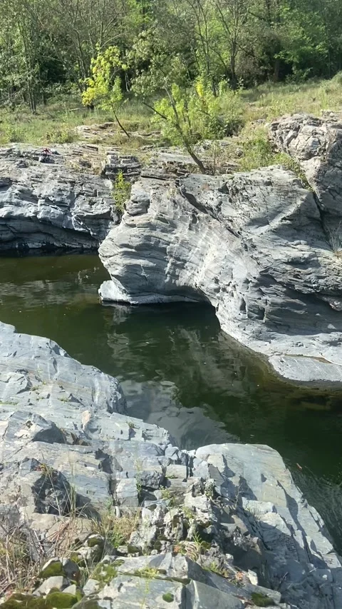 River in Les Cévennes Vídeo Stock 345361231