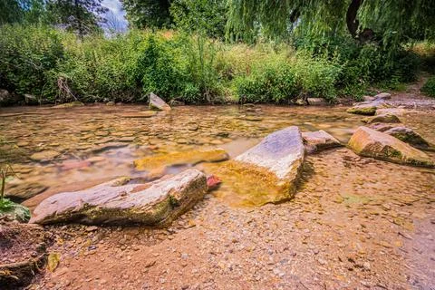 The river Leutra flows through Paradies Park and flows into the river Saale Fotos Stock