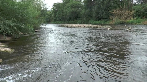 River Monnow just below Monnow medieval bridge 1 Video stock 40685756