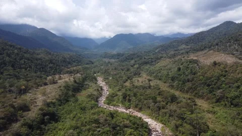 River from the mountain 스톡 동영상 272181386