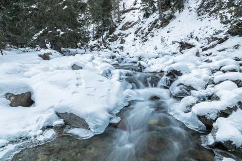 River in the mountain in winter Foto stock