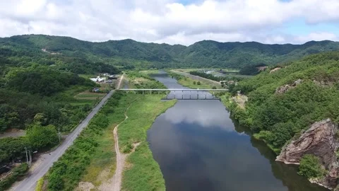 River in the mountains Video stock 303887254