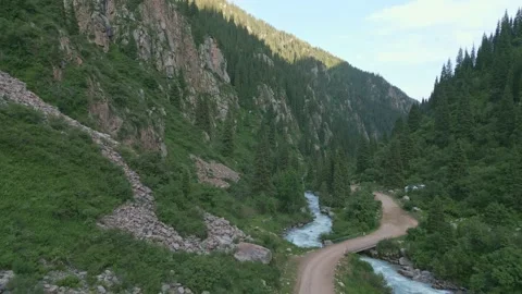 River in the mountains, top view of the mountain river. Video stock 278114226