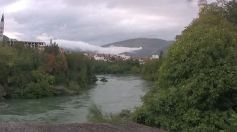 River Neretva in Mostar 스톡 동영상 12542773