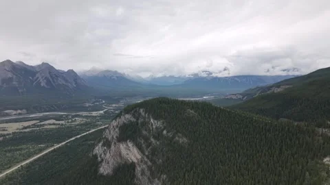 River Overlook Reveal in Saskatchewan, Canada 스톡 동영상 344772535