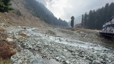 River passing through hills Stock-Footage 320220715