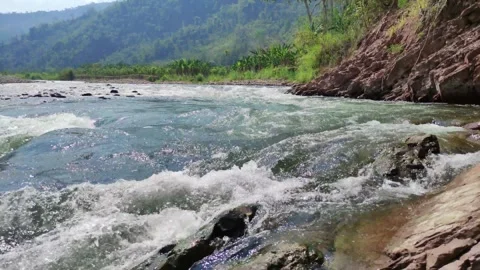 River in peru with strong current Vidéo 282218371