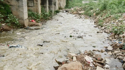River that is polluted with various garbage and trash 스톡 동영상 139338449