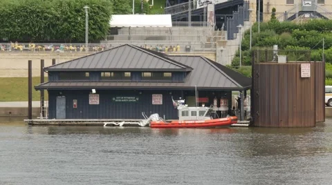 River rescue station 動画素材 40050137