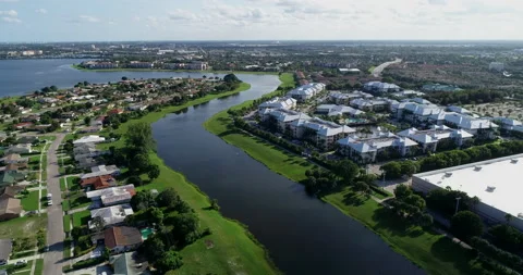 River running through West Palm Beach Stock Footage 148781396